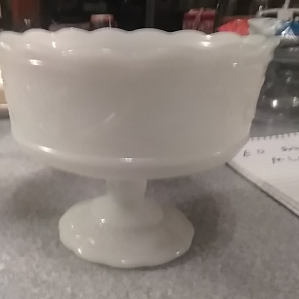 White candy dish